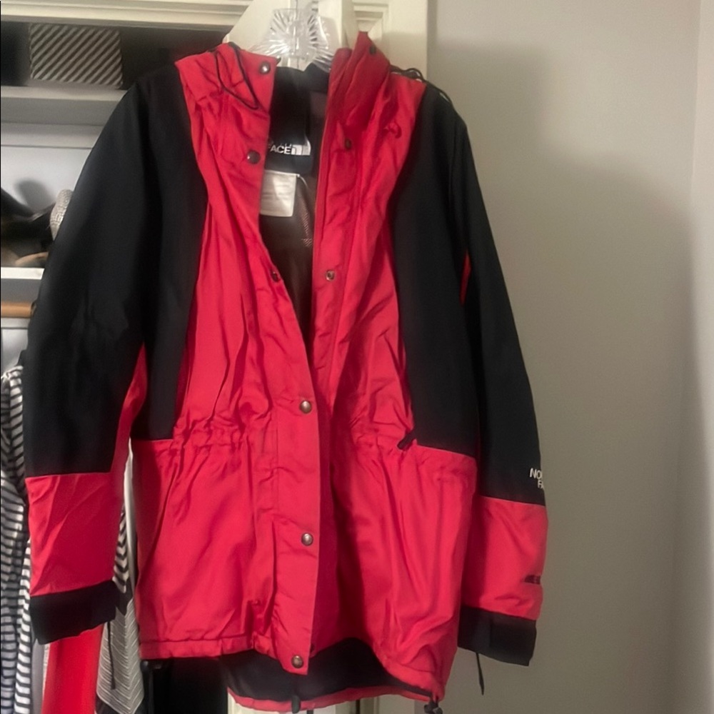 North face women’s rain coat gore-tex medium black and red